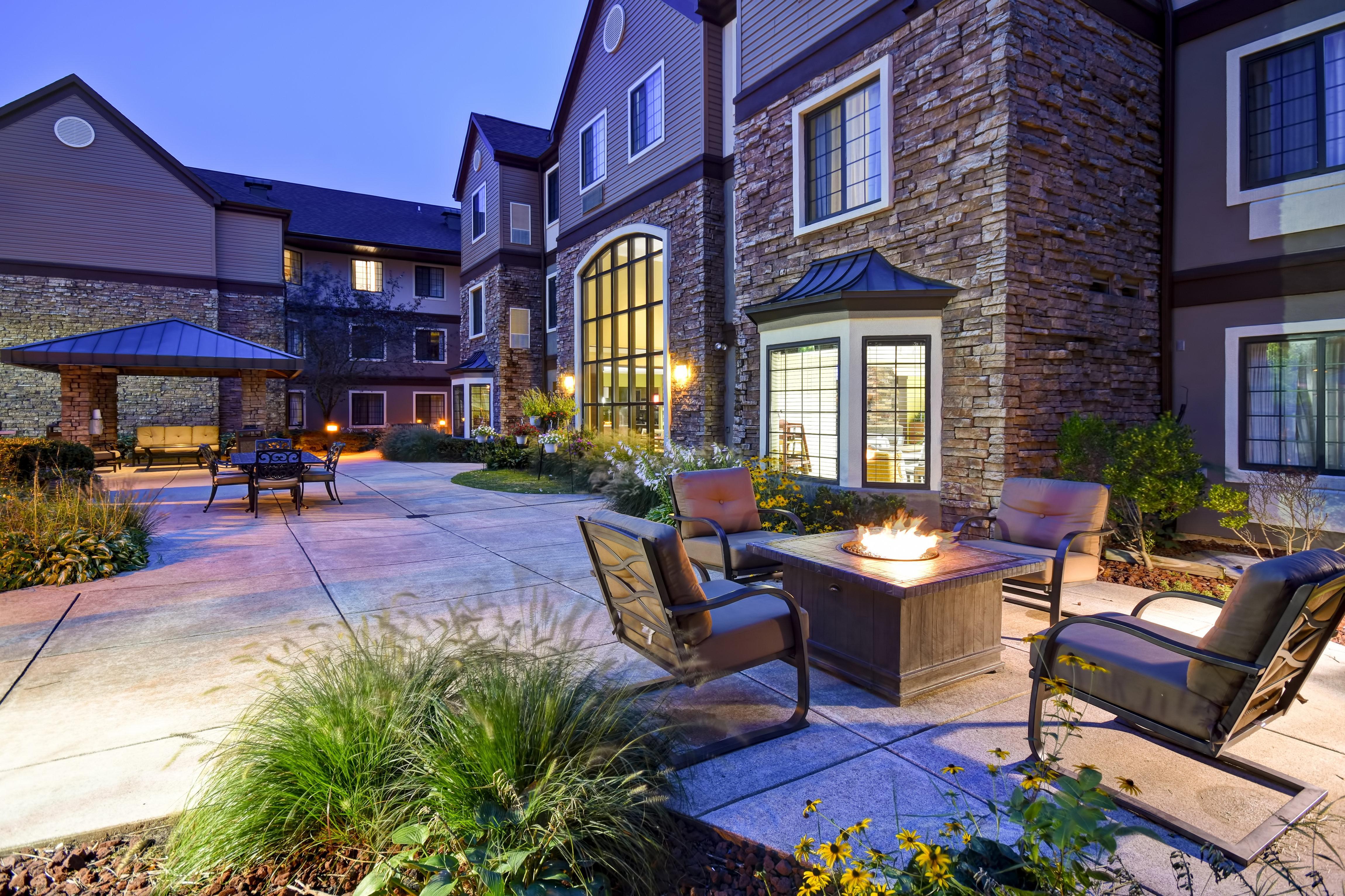 Staybridge Suites Grand Rapids-Kentwood By Ihg Cascade Exteriör bild