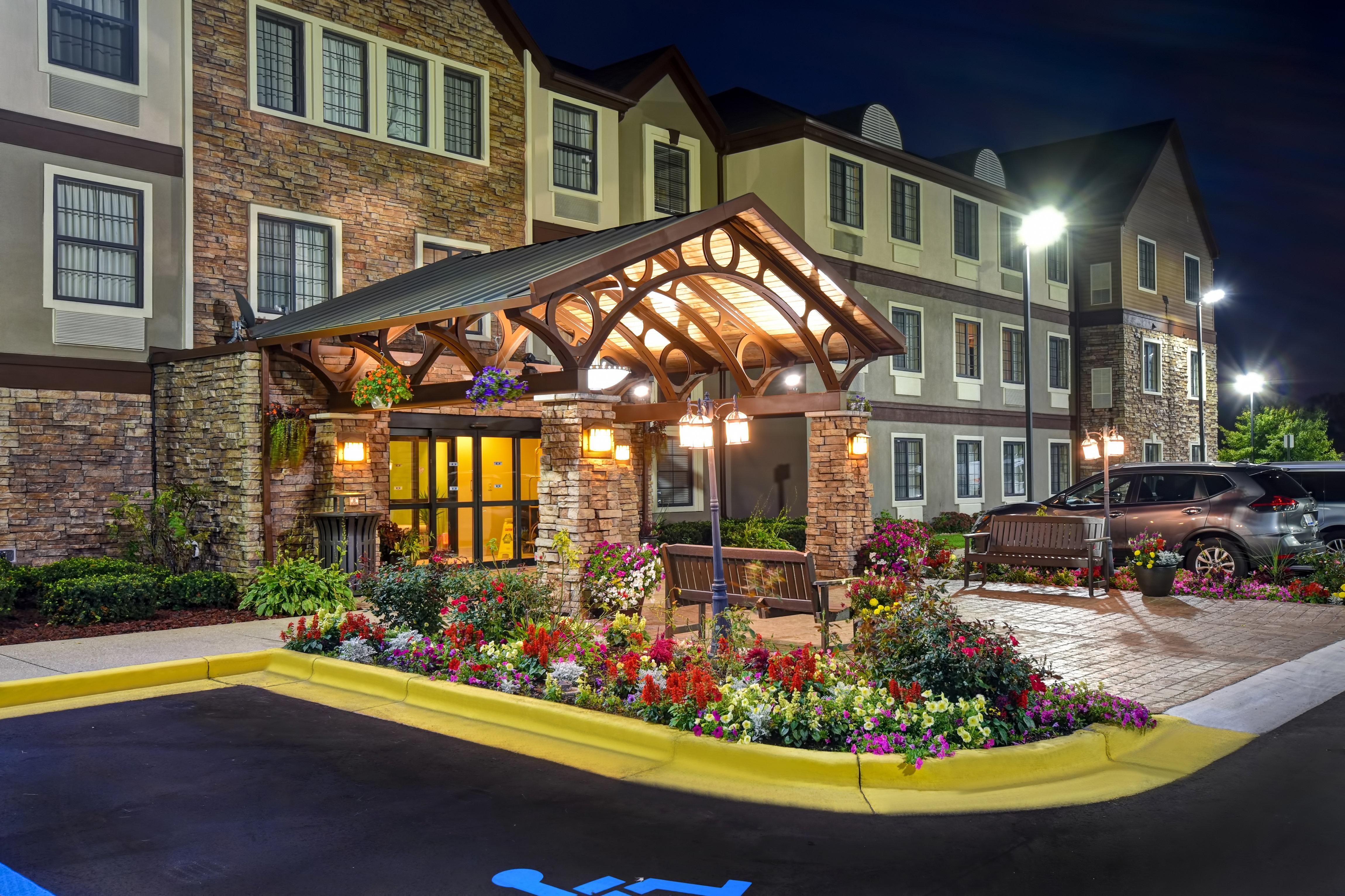 Staybridge Suites Grand Rapids-Kentwood By Ihg Cascade Exteriör bild